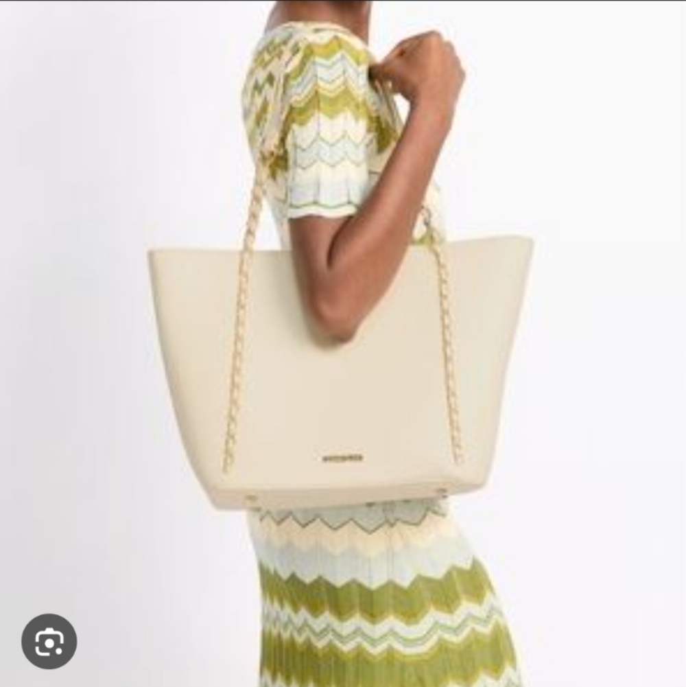 41 Hawthorn Cream Shoulder Bag with Gold Accents